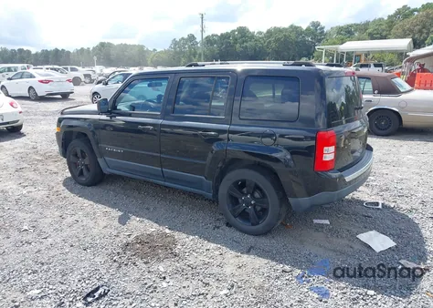 2012 Jeep Patriot Latitude z USA, uszkodzony, nr VIN 1C4NJPFA4CD696564
